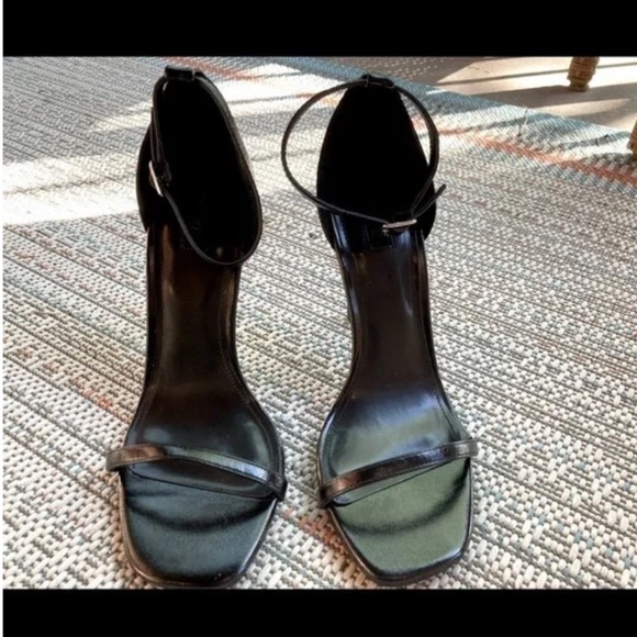 Size 9 forever21 heels - Picture 4 of 6